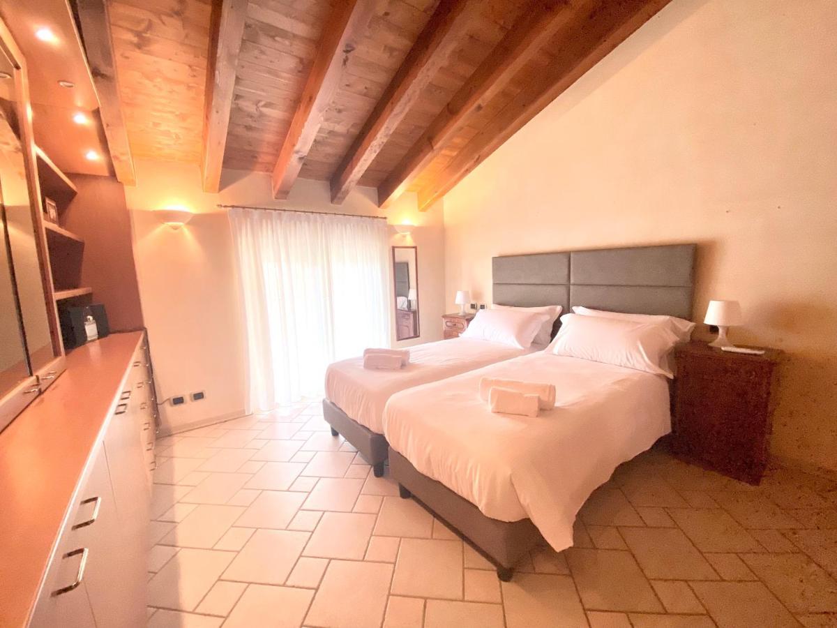 法拉利住宅酒店 Moniga del Garda 外观 照片