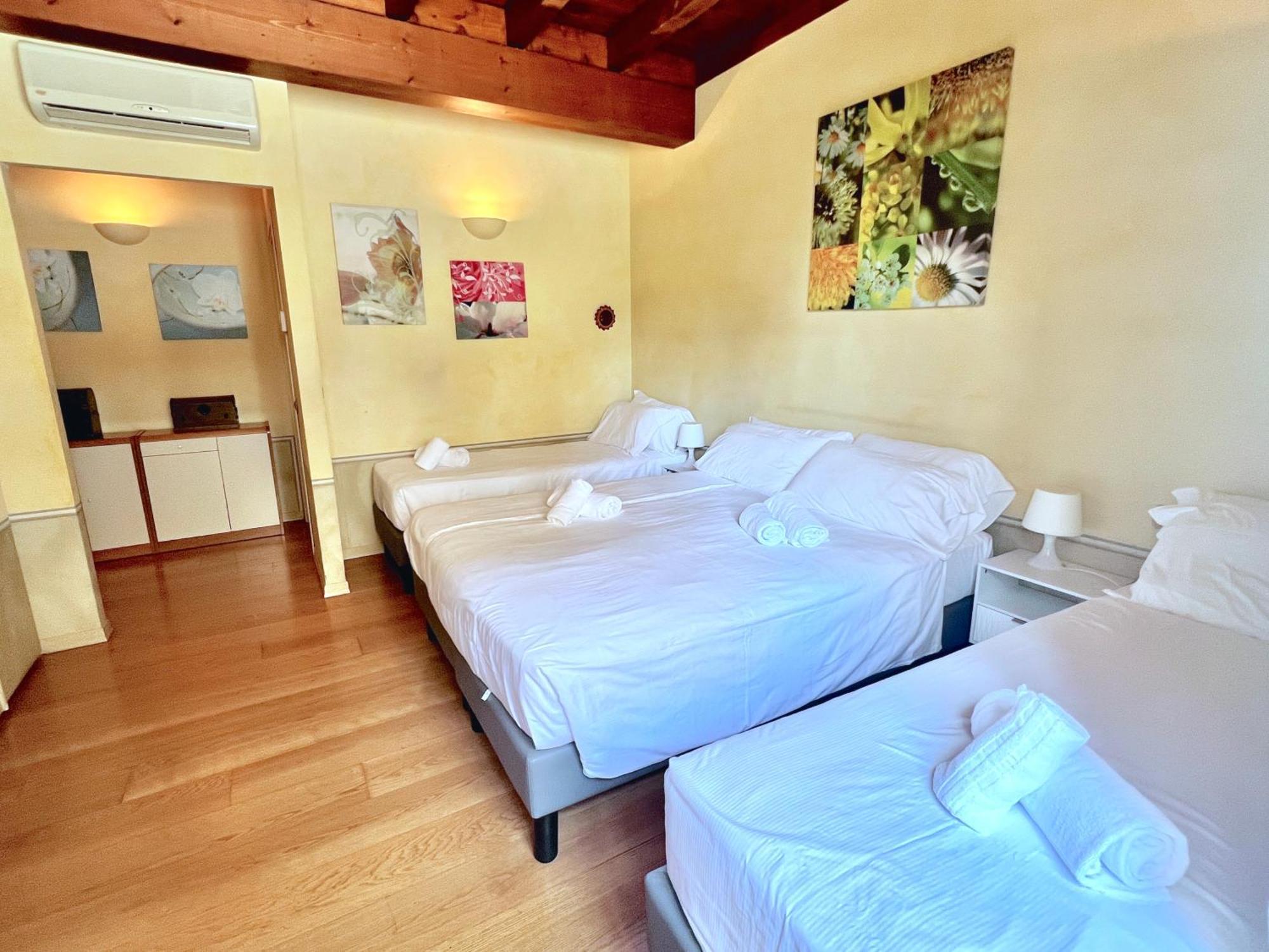 法拉利住宅酒店 Moniga del Garda 客房 照片